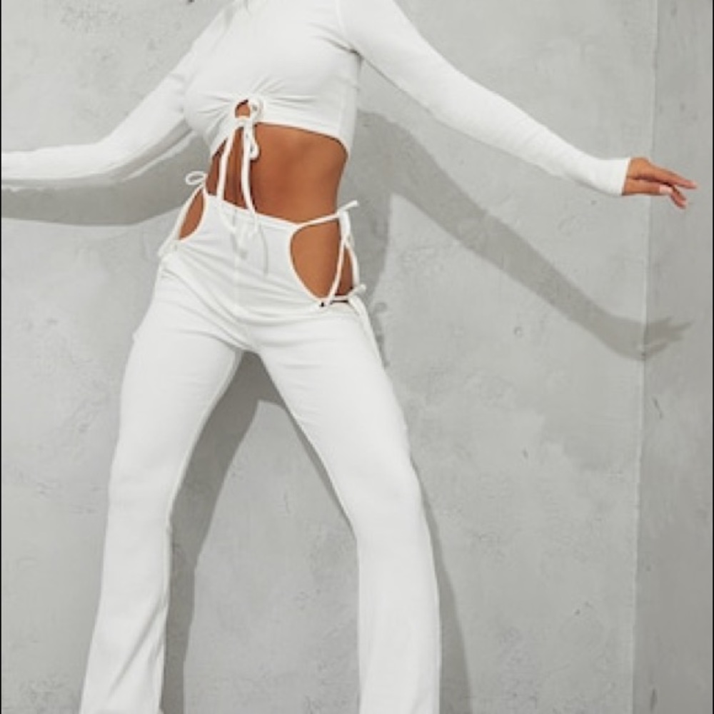 Pretty little thing cut out pant
